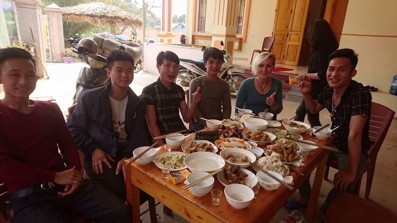 Thac Ba Family Homestay Ho To Buitenkant foto