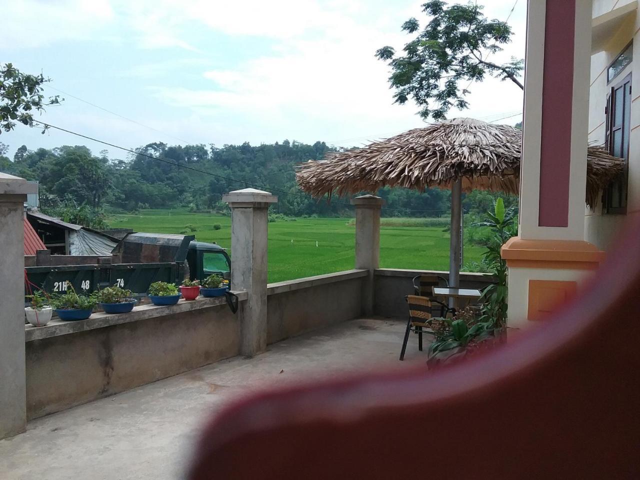 Thac Ba Family Homestay Ho To Buitenkant foto