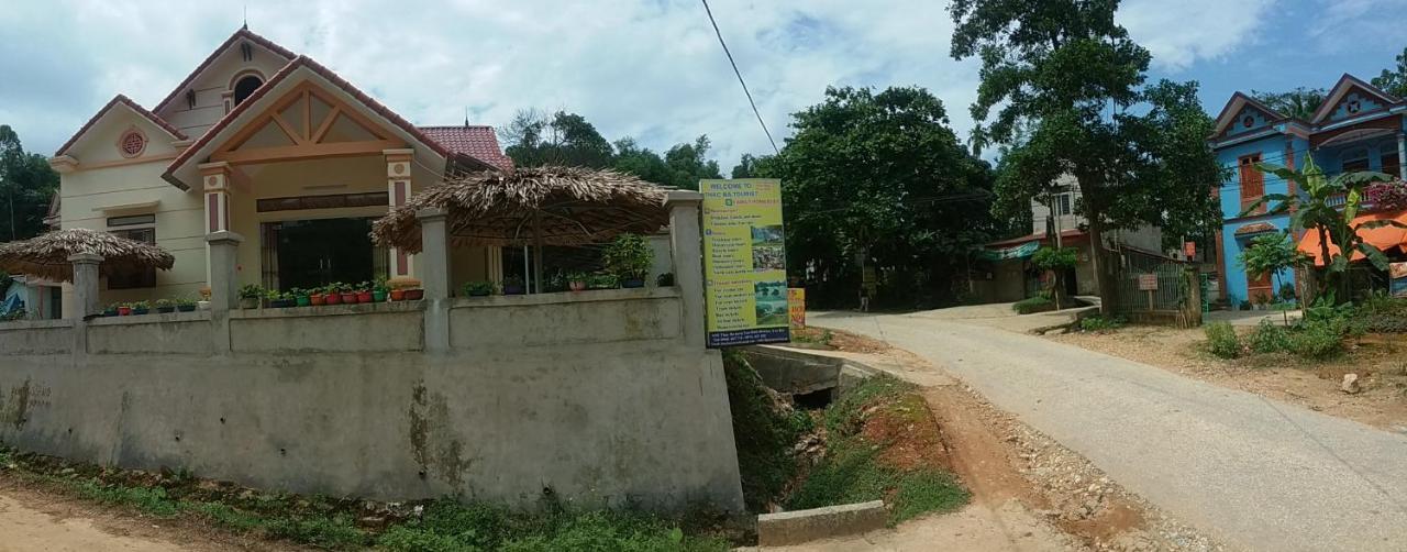 Thac Ba Family Homestay Ho To Buitenkant foto